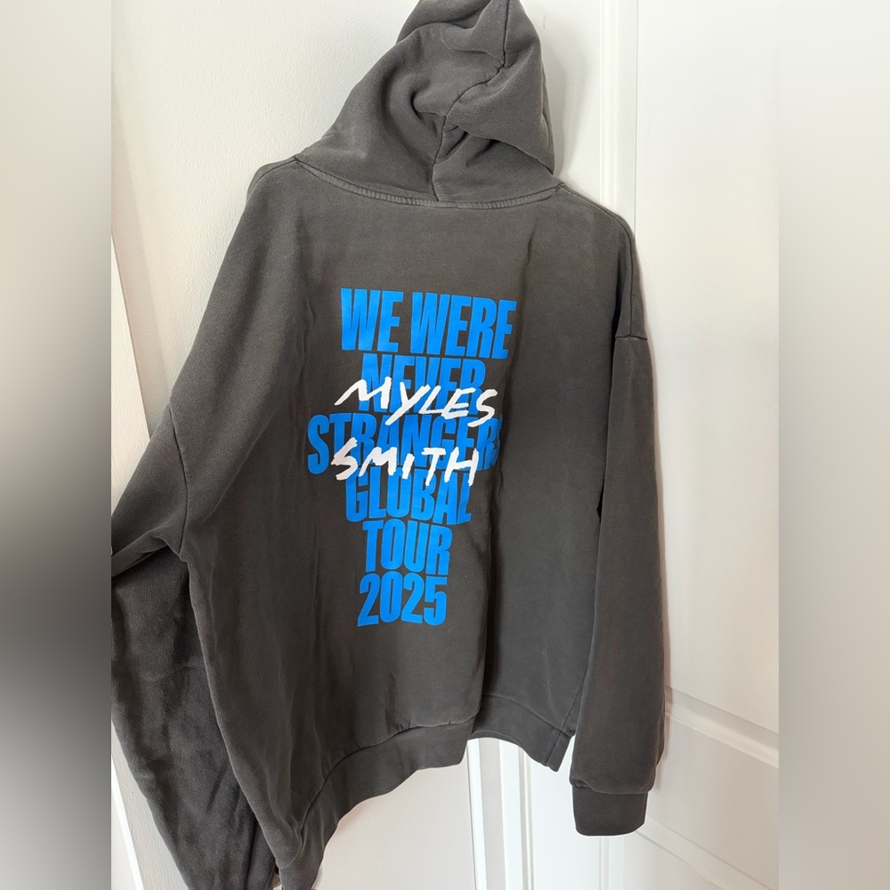 Myles Smith Sweatshirt | XL - Picture 2 of 3